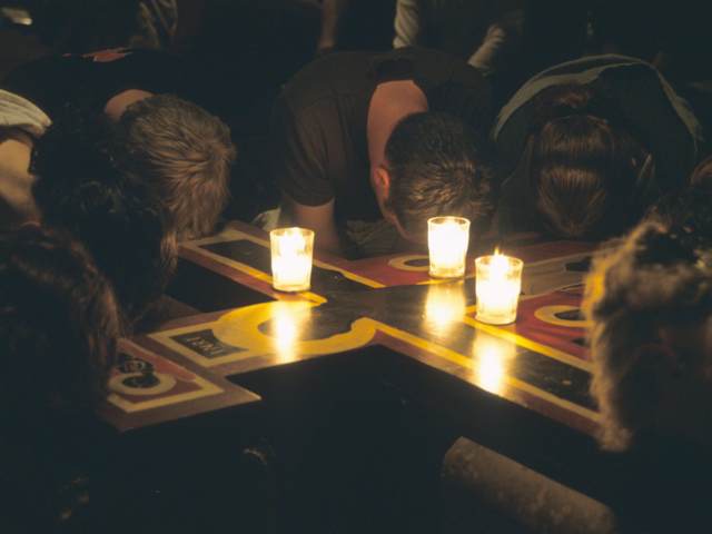 prayers around the cross taize